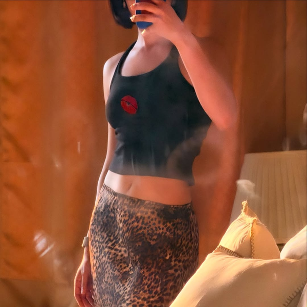 POUT TANK TOP