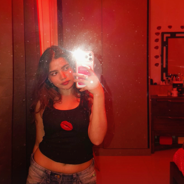 POUT TANK TOP