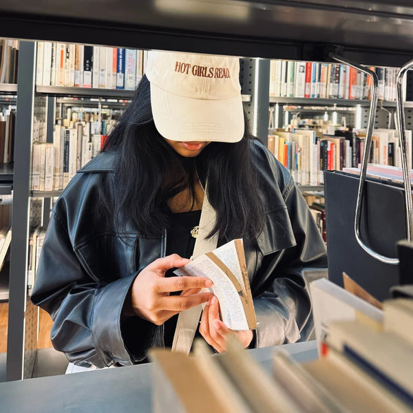 HOT GIRLS READ CAP